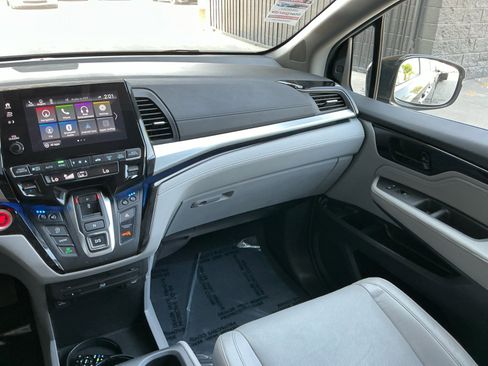 Used 2018 Honda Odyssey Elite image 22