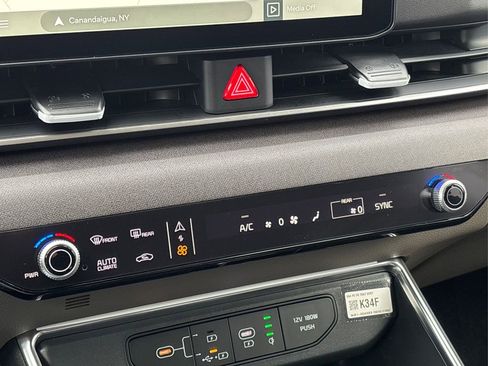 New 2026 Kia Carnival EX FWD image 23