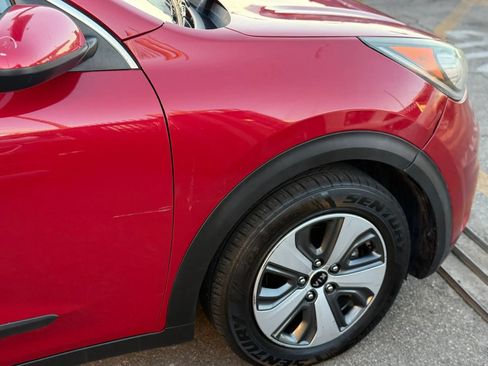 Used 2019 Kia Niro LX FWD image 8