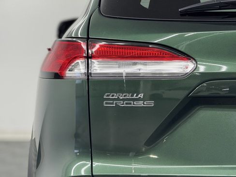 Used 2023 Toyota Corolla Cross LE image 11