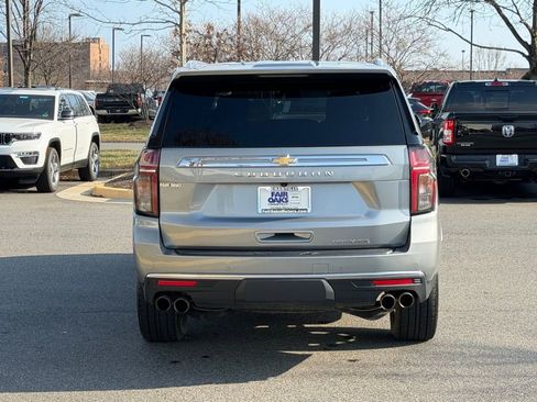 Used 2024 Chevrolet Suburban Premier image 8