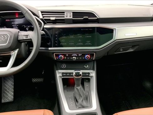 Certified 2025 Audi Q3 2.0T Premium Plus image 6