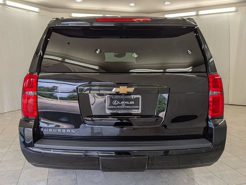 Used 2019 Chevrolet Suburban LT AWD/4WD image 8