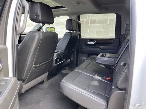 Used 2024 GMC Sierra 3500 Denali w/ Denali Reserve Package AWD/4WD image 18