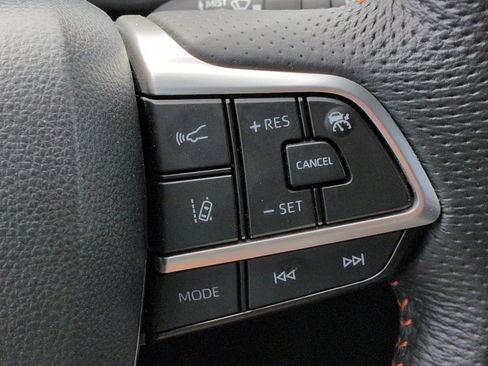 Used 2024 Toyota Sienna LE AWD/4WD image 37