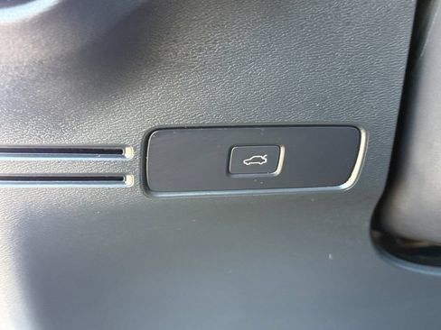 Used 2026 Volvo XC40 B5 Plus AWD/4WD image 21