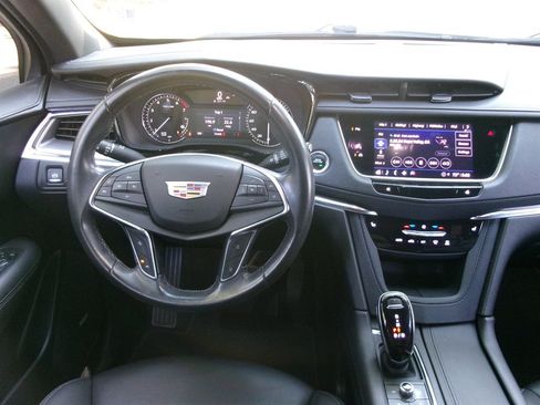Used 2022 Cadillac XT5 Luxury w/ LPO, Radiant Package FWD image 32