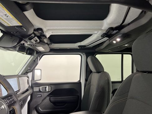 Used 2024 Jeep Wrangler Sport S image 24