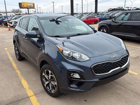 Used 2020 Kia Sportage LX image 1