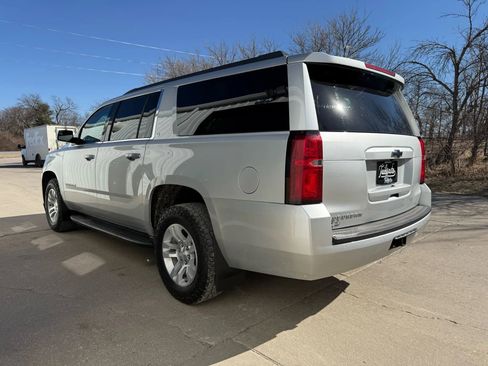 Used 2019 Chevrolet Suburban LT w/ Max Trailering Package image 5
