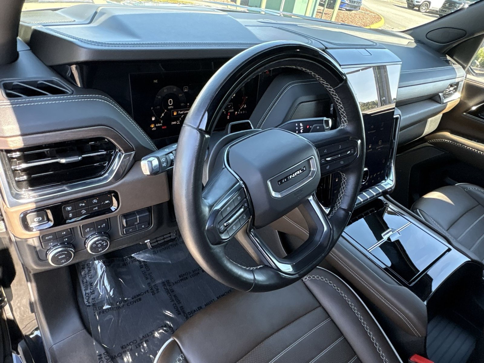 Used 2025 GMC Yukon XL Denali Ultimate AWD/4WD image 16