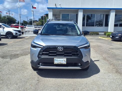 Used 2026 Toyota Corolla Cross XLE FWD image 19
