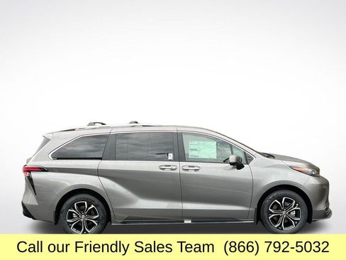 New 2026 Toyota Sienna Platinum image 6