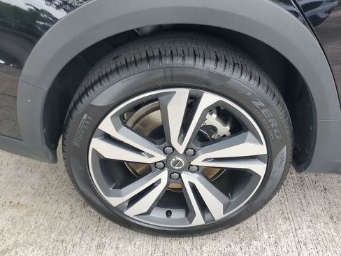 Certified 2025 Volvo V60 B5 Cross Country Plus AWD/4WD image 7