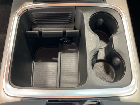 Used 2017 RAM 1500 Outdoorsman image 15