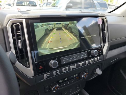 New 2025 Nissan Frontier SV w/ SV Convenience Package image 12