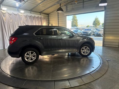 Used 2017 Chevrolet Equinox LS FWD image 3