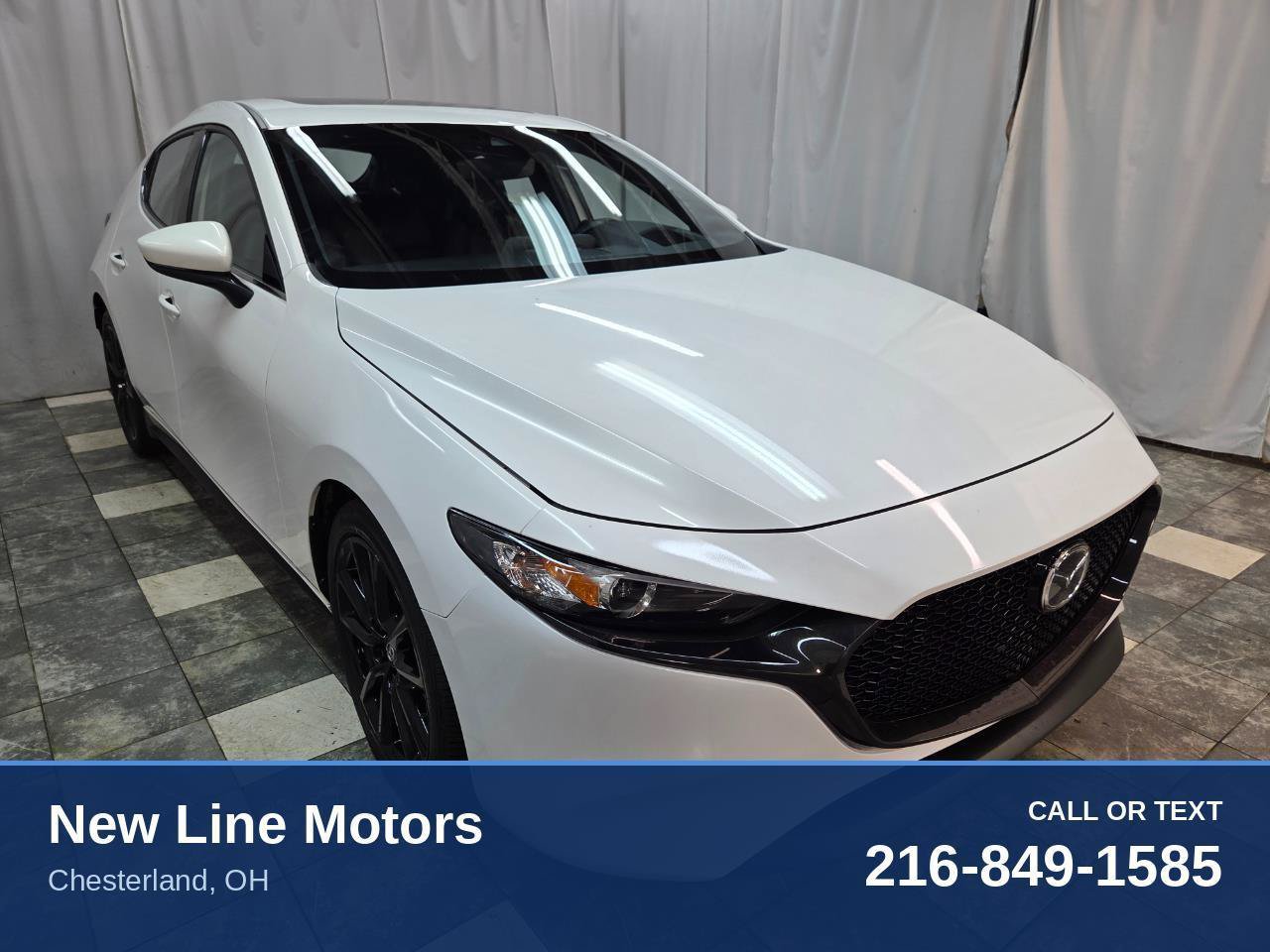 Used 2022 MAZDA MAZDA3 s FWD image 1
