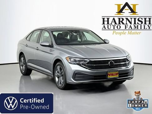 Certified 2024 Volkswagen Jetta SE FWD image 1