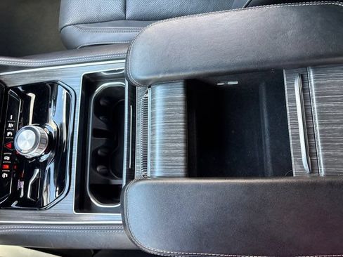 Used 2024 Jeep Wagoneer Series II w/ Flexible Seating Group AWD/4WD image 43