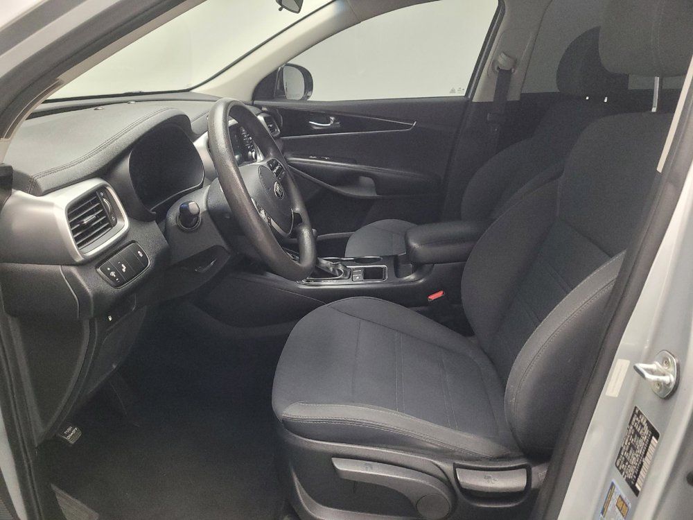 Used 2019 Kia Sorento FWD image 17
