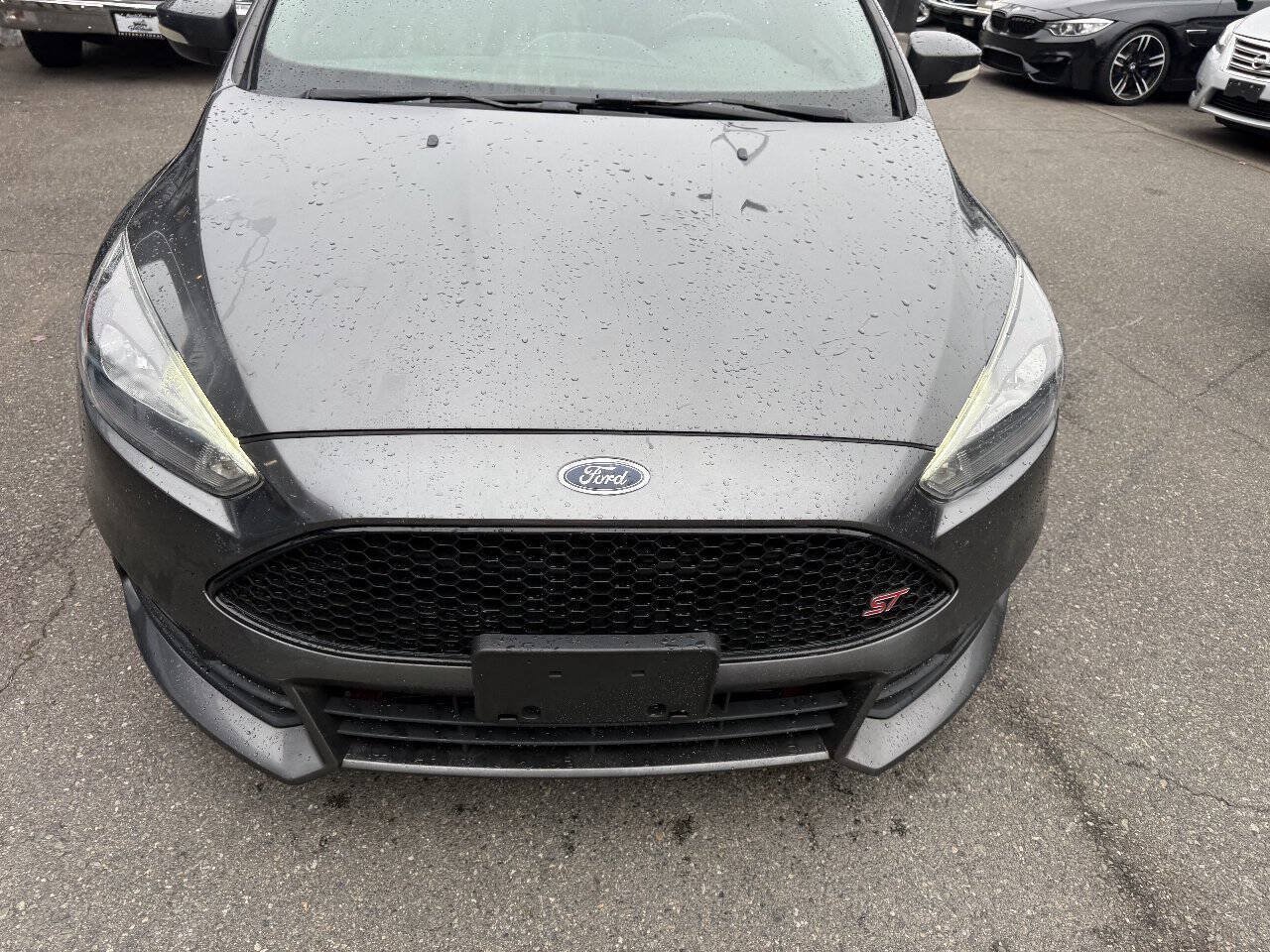 Used 2018 Ford Focus ST FWD image 8