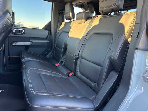 Used 2021 Ford Bronco Badlands w/ Sasquatch Package image 19