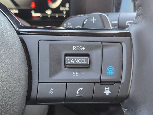 Used 2024 Nissan Pathfinder Platinum FWD image 29