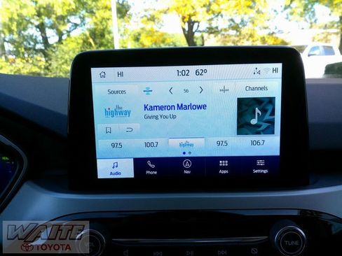 Used 2022 Ford Escape SEL w/ Technology Package image 16