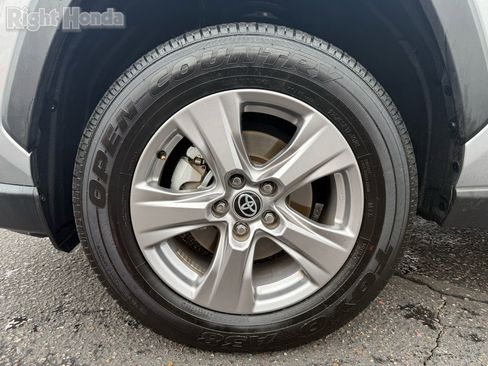 Used 2025 Toyota RAV4 XLE image 10