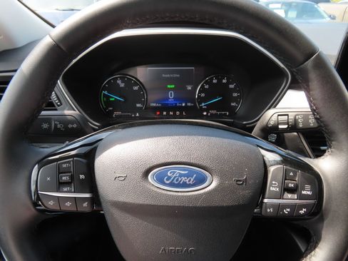 Used 2022 Ford Escape SE w/ Convenience Package FWD image 17