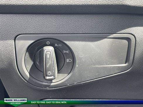 Used 2022 Volkswagen Tiguan SE R-Line image 21