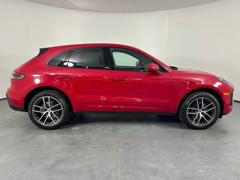 Used 2025 Porsche Macan AWD/4WD image 8