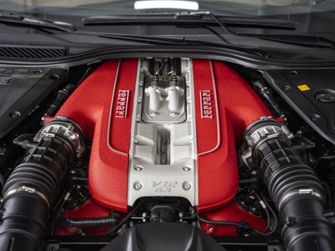 Used 2019 Ferrari 812 Superfast RWD image 45