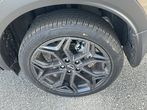 New 2026 Nissan Kicks SR FWD image 10