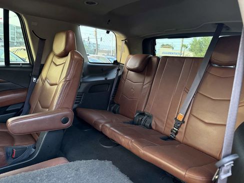 Used 2015 Cadillac Escalade Premium image 24