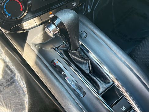 Used 2018 Honda HR-V LX image 23