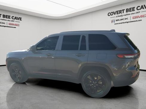 Used 2023 Jeep Grand Cherokee Altitude image 6