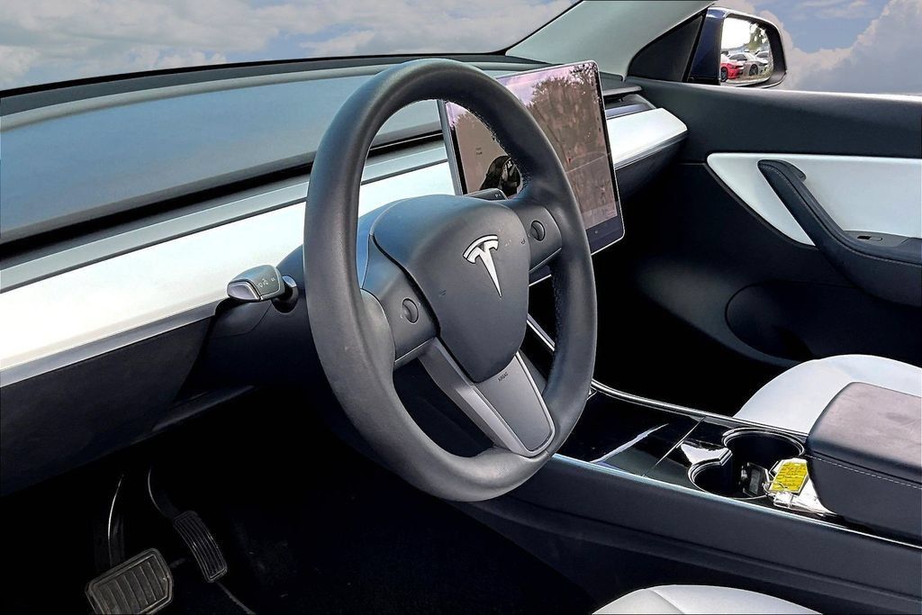 Used 2020 Tesla Model Y Long Range AWD/4WD image 16