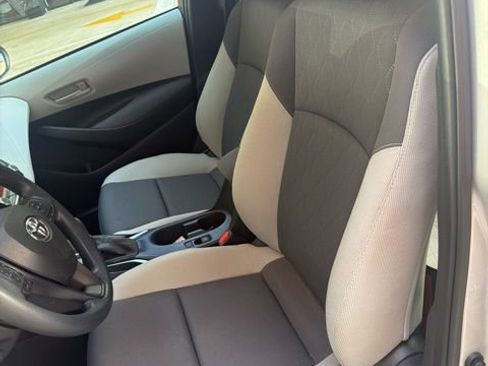 Used 2023 Toyota Corolla LE w/ LE Convenience Package FWD image 4