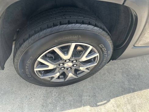 Used 2022 GMC Acadia SLE FWD image 37