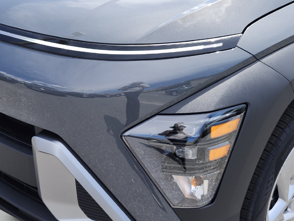 New 2027 Hyundai Kona SE FWD image 13