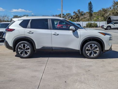 Used 2023 Nissan Rogue SV w/ SV Premium B Package image 3