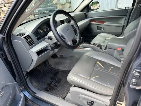 Used 2007 Jeep Grand Cherokee Limited w/ Trailer Tow Group IV AWD/4WD image 12