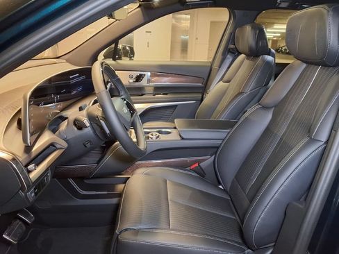 New 2027 Cadillac Vistiq Luxury AWD/4WD image 15