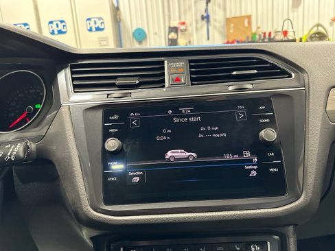 Used 2021 Volkswagen Tiguan SE w/ Panoramic Sunroof Package AWD/4WD image 59