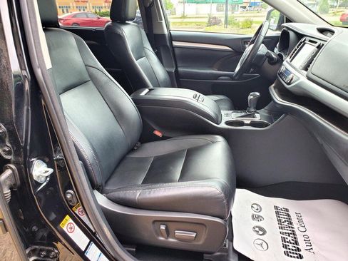 Used 2018 Toyota Highlander XLE AWD/4WD image 12