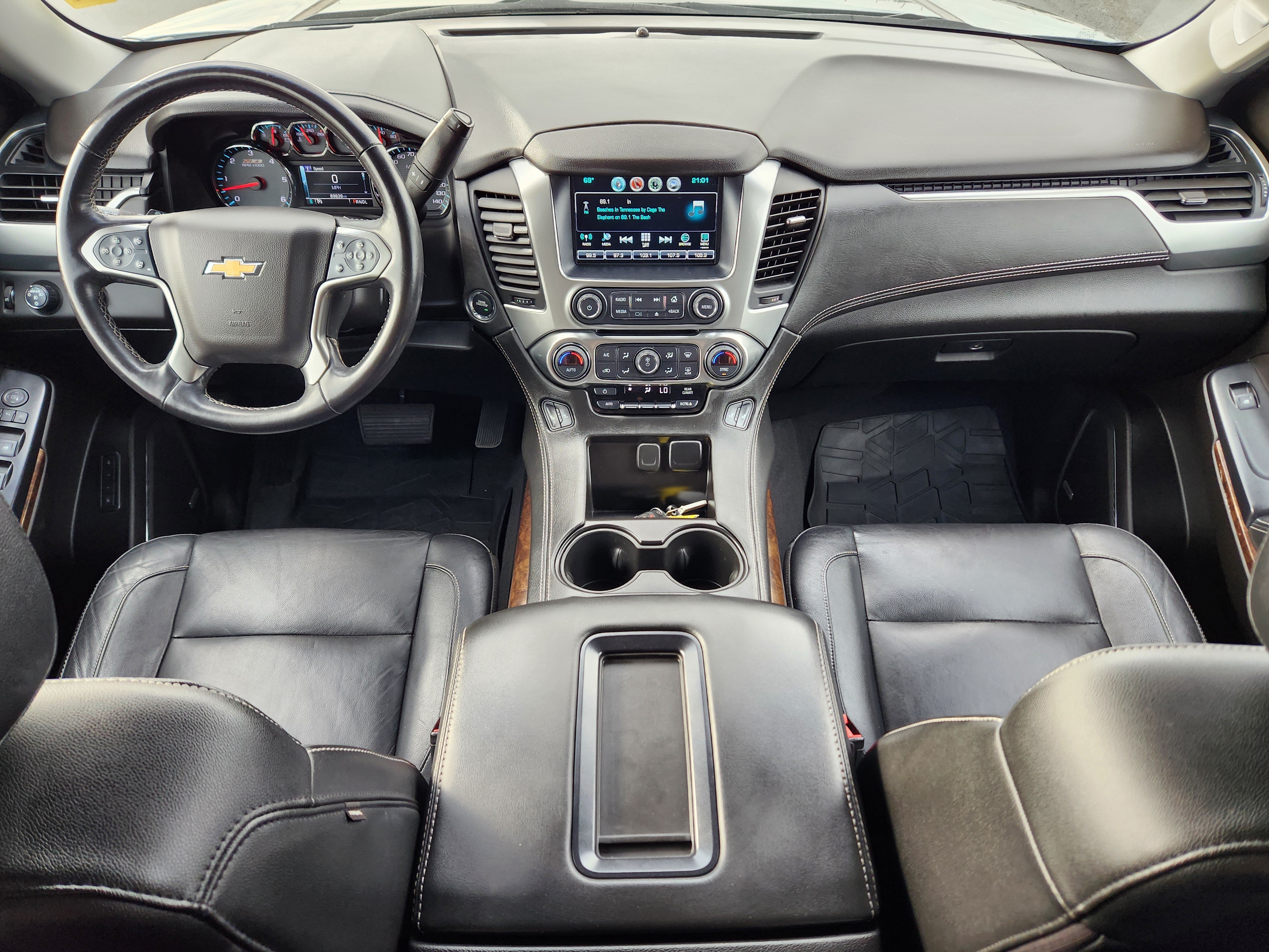 Used 2019 Chevrolet Tahoe LT w/ Luxury Package AWD/4WD image 16