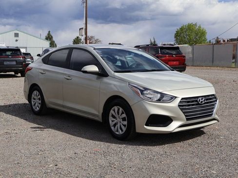 Used 2019 Hyundai Accent SE FWD image 3