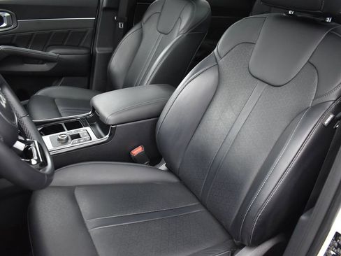 Used 2022 Kia Sorento SX w/ Panoramic Sunroof Package image 13